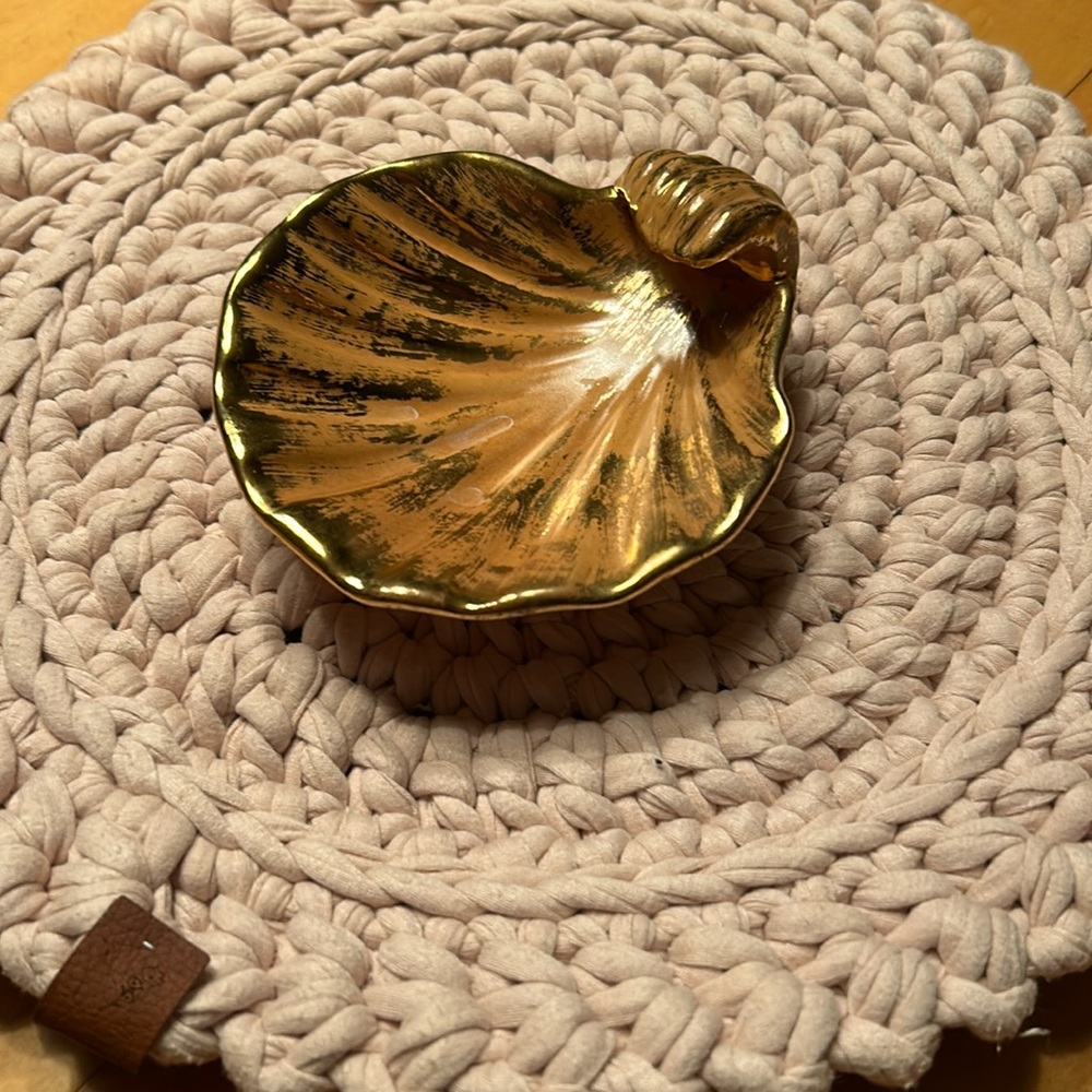 Vintage stangl shell trinket dish